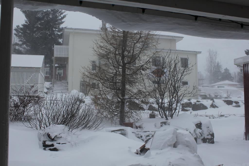 The Guesthouse By The Fjord Thingeyri Exterior photo